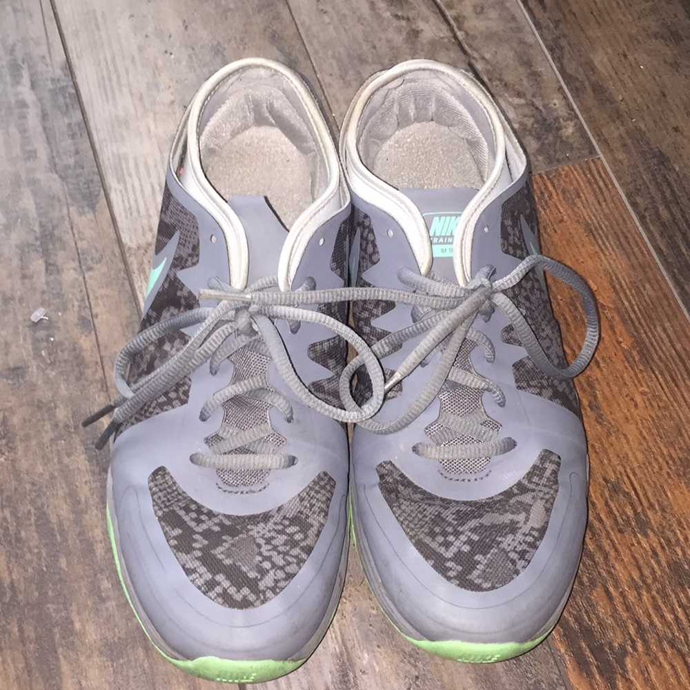 Women’s Nike grey sneakers